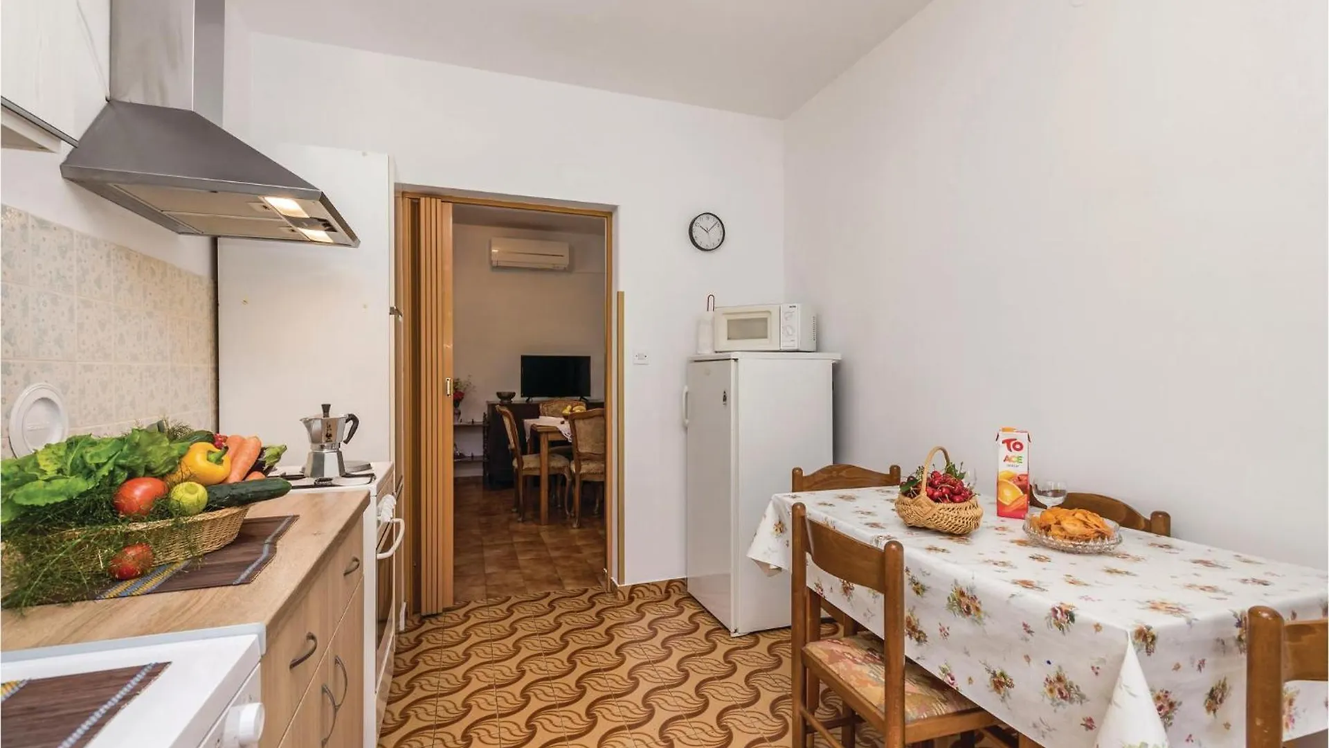 Beautiful Home In Lovran With House Sea View Semesterbostad